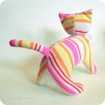 Lovely stiped kitten soft t..