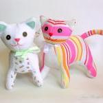 Lovely stiped kitten soft t..
